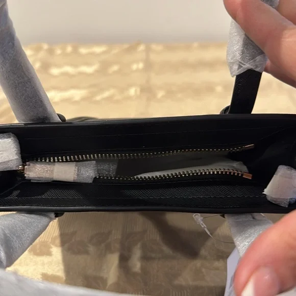 ♠️Kate spade Kenzie Small Tote. - Picture 9 of 13